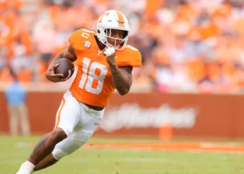 Tennessee running back De'Sean Bishop