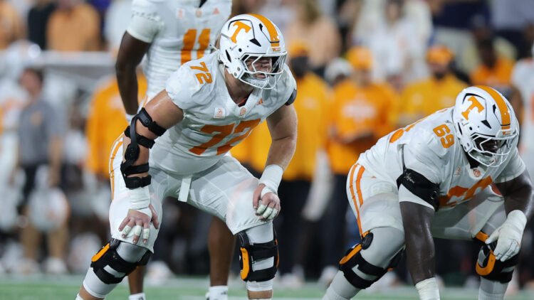 Tennessee offensive lineman Jesse Perry