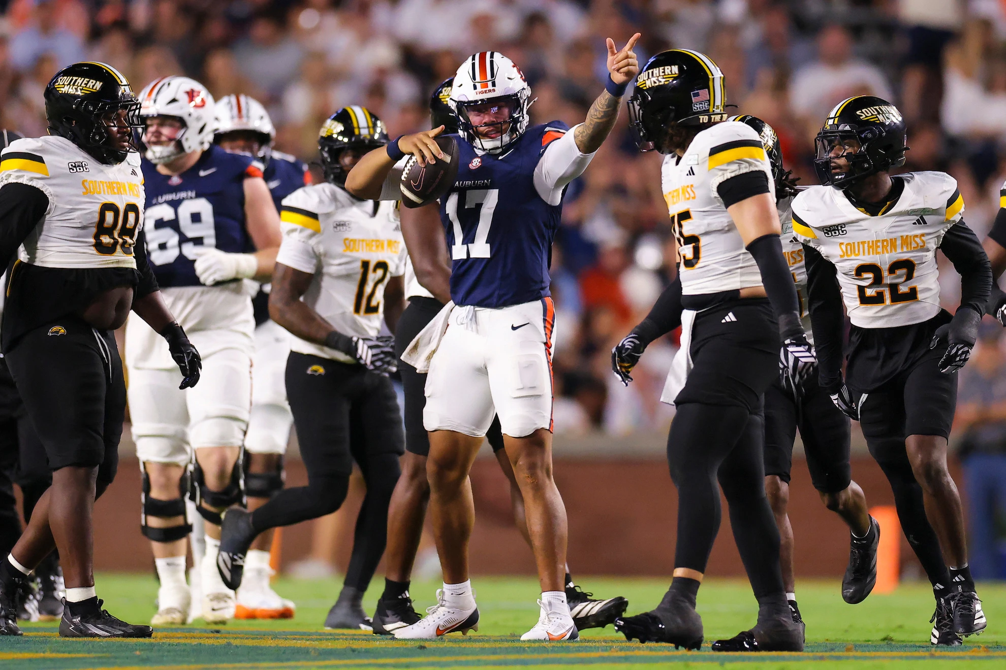 Auburn quarterback Byrum Brown